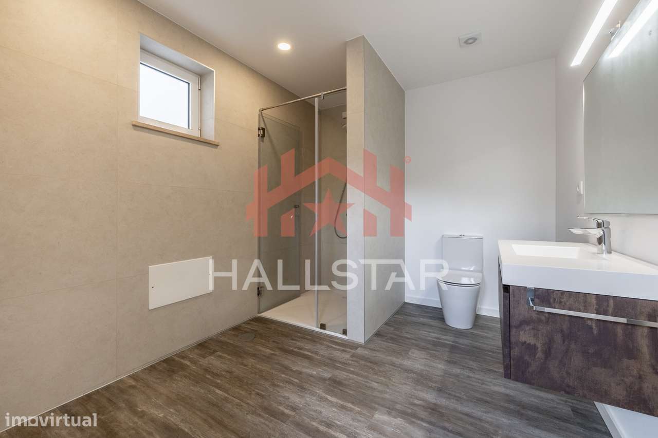 Moradia de Luxo T4 / Lote com 890m² / Marinha Grande-48