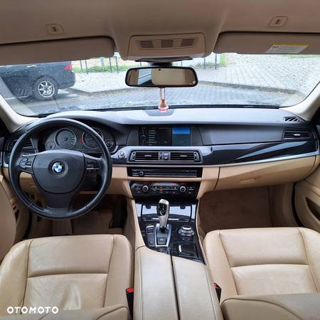 BMW Seria 5 520i - 7