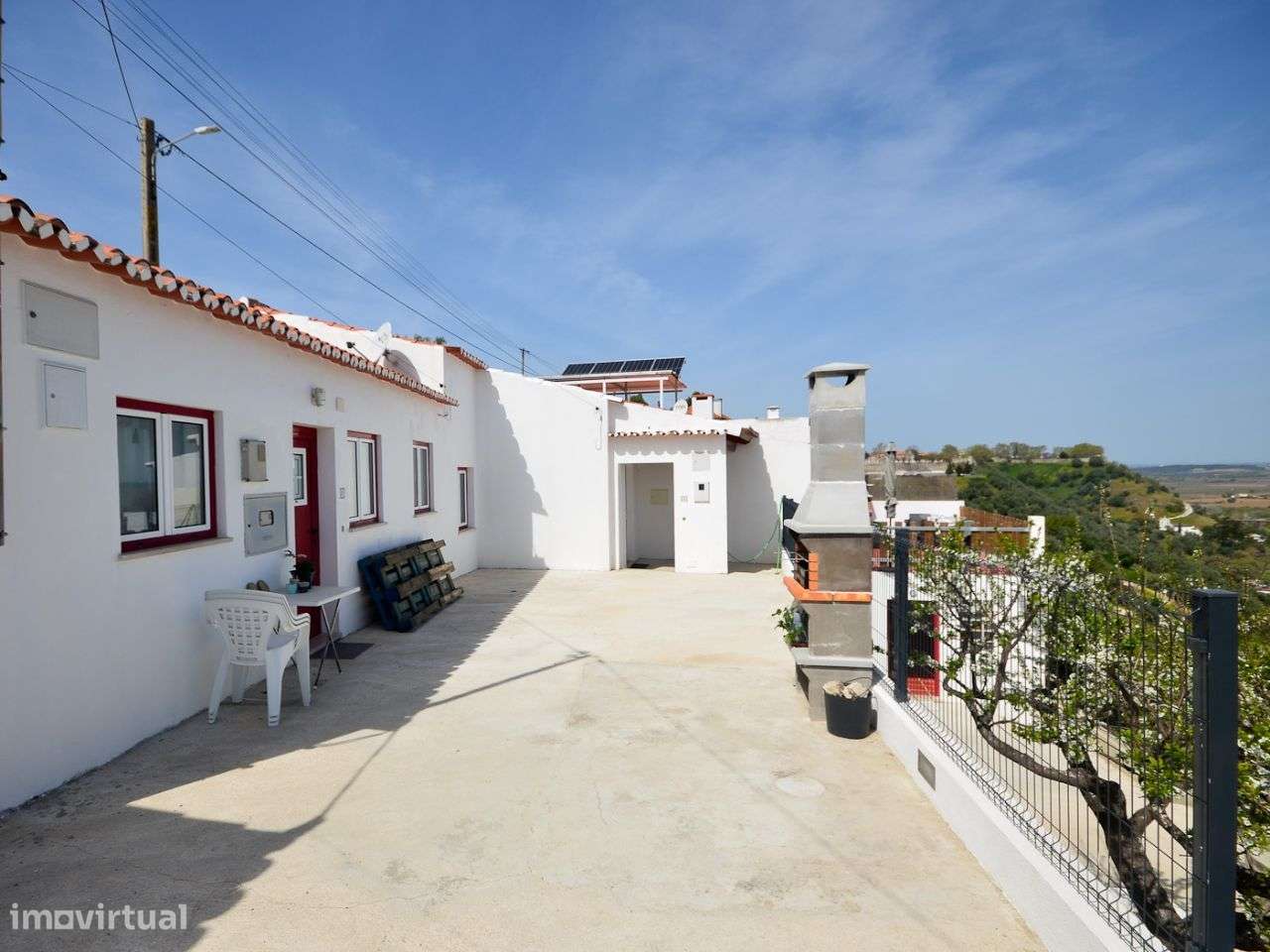 Prédio com 8 habitações - Grande imagem: 5/13