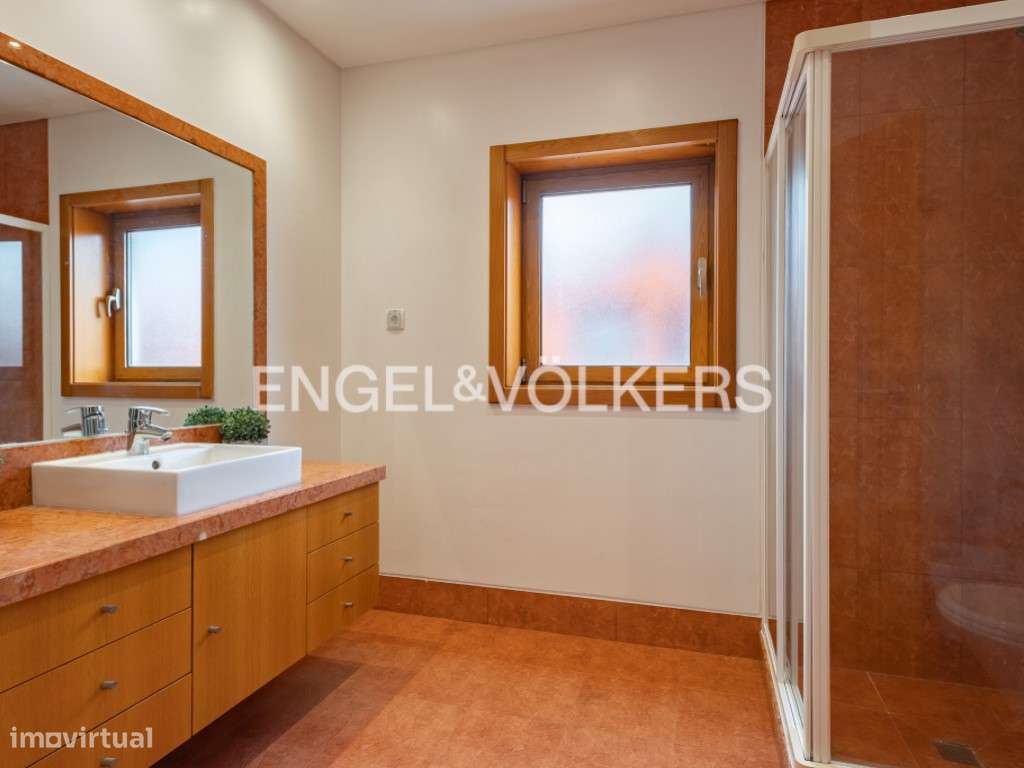 Moradia T3 com 3 Suites, Escritório, Jardim Privativo e Garagem | S...-19