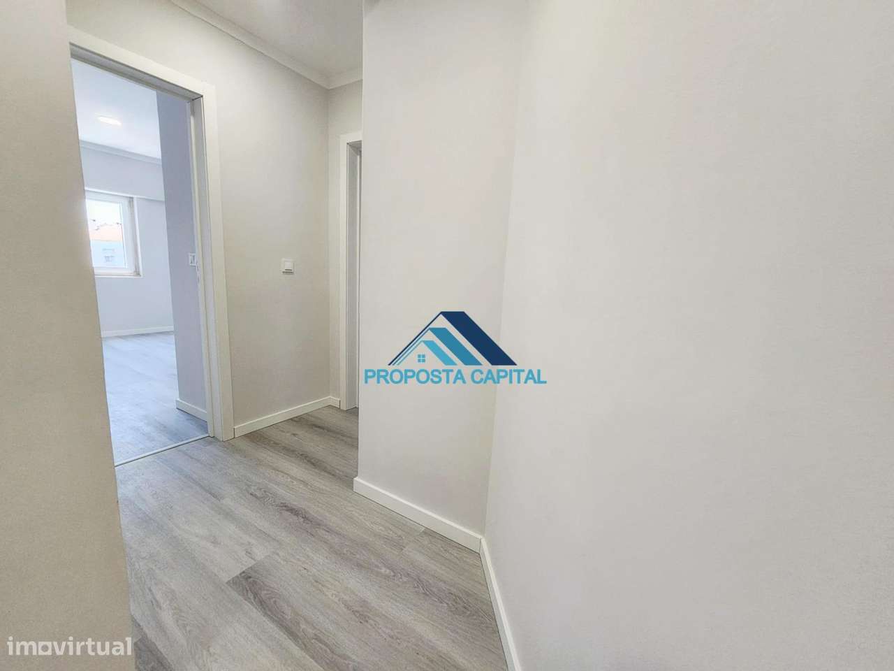 APARTAMENTO T4 REMODELADO CENTRO AMORA-20