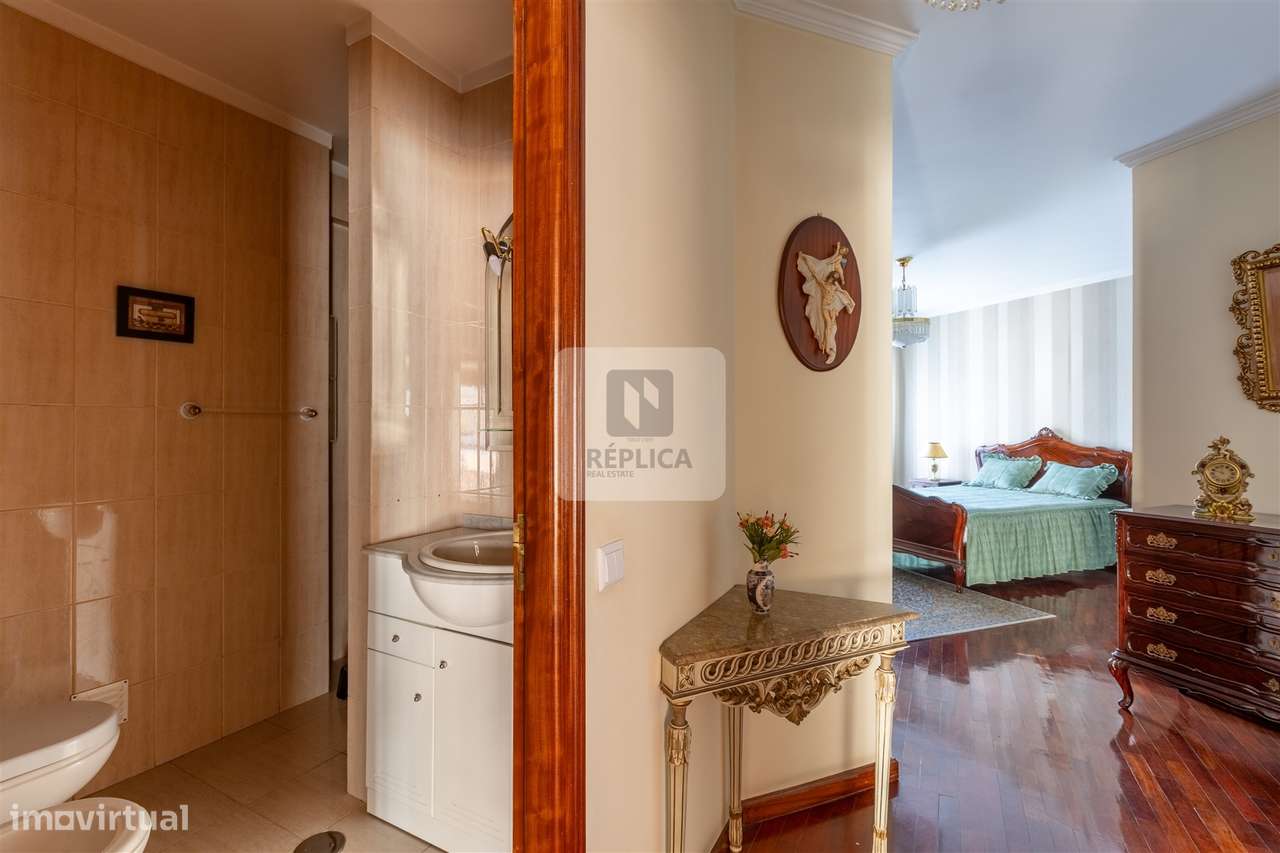 Apartamento T2 com varanda e Garagem em Matosinhos-20