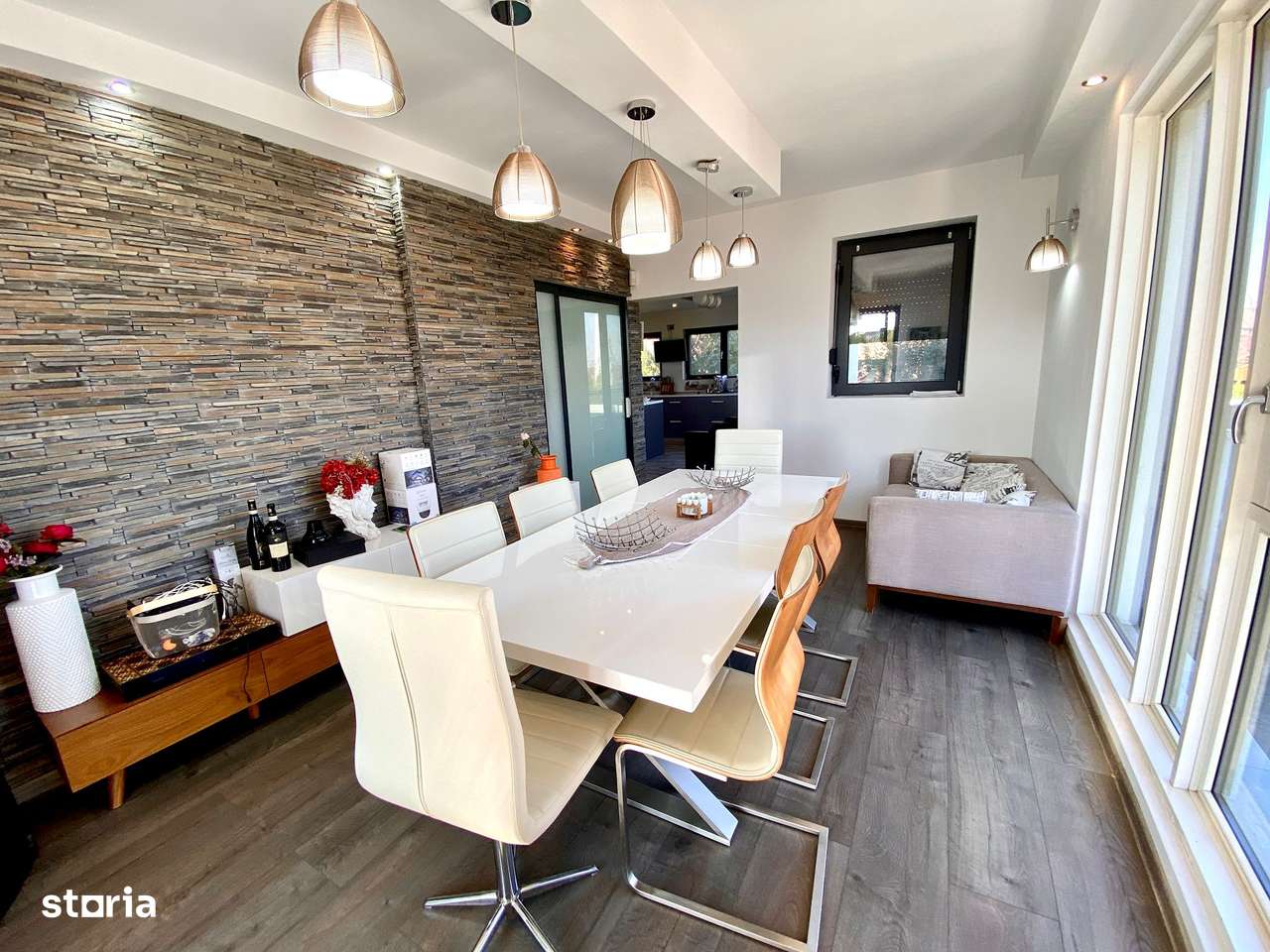 Vila cu piscina 300 mp+ 1200 mp teren-12