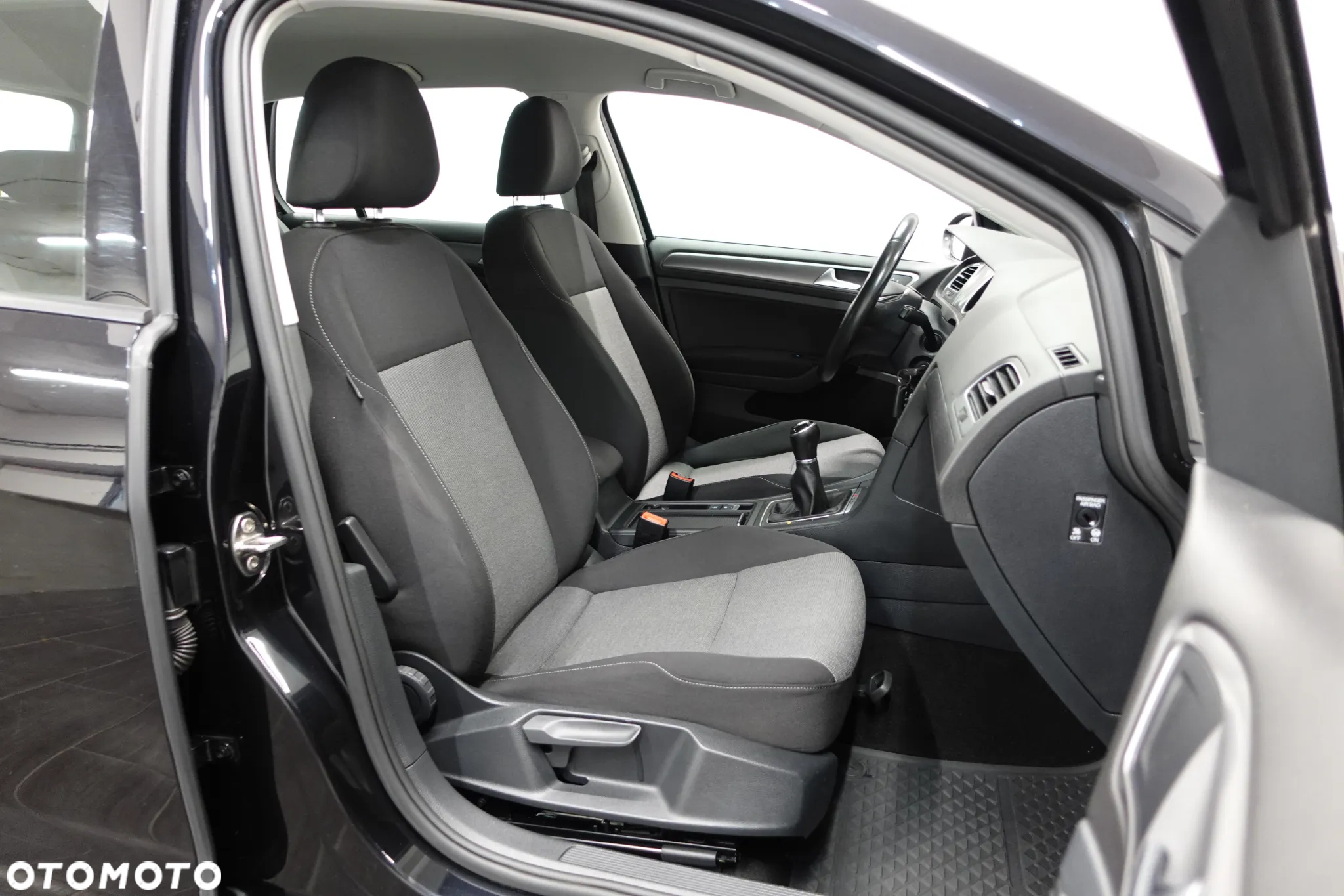Volkswagen Golf 1.6 TDI 4Motion BlueMotion Technology Comfortline - 28
