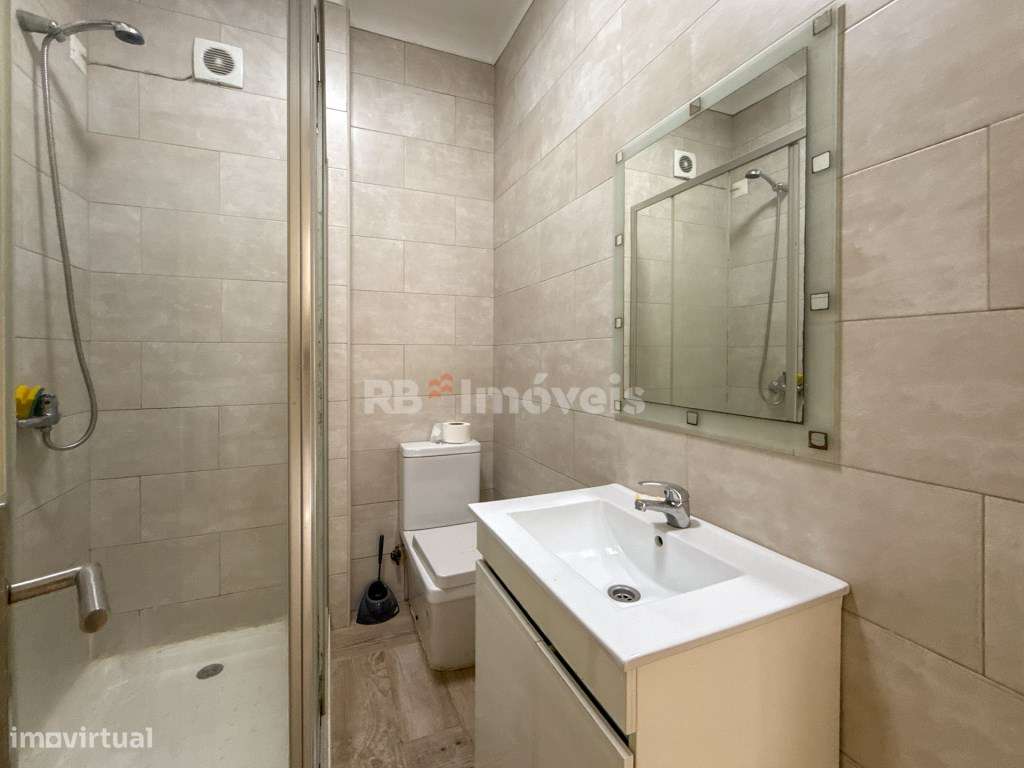 Apartamento T3 remodelado no centro de Abrantes-10