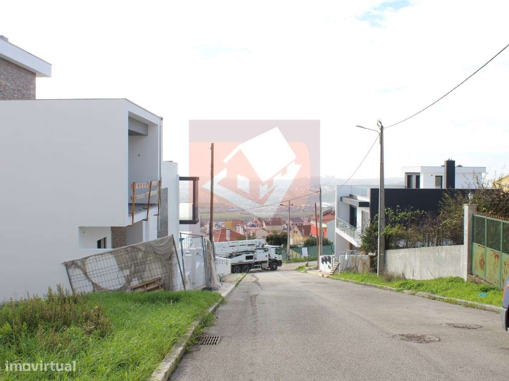 Terreno urbano para construção no Bairro Saramagal Grande, Famões - Grande imagem: 3/3