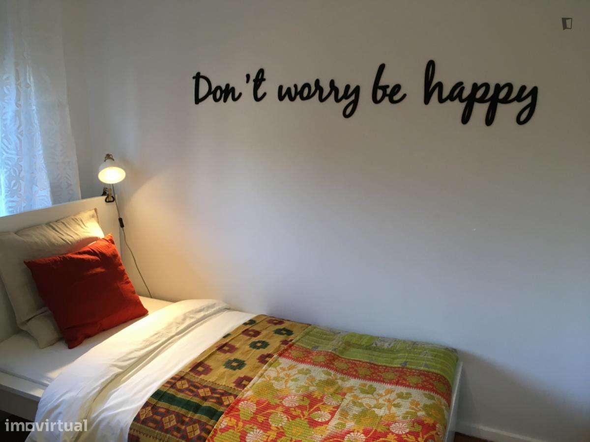 Quarto - localizado em Ajuda Lisbon - Grande imagem: 2/10