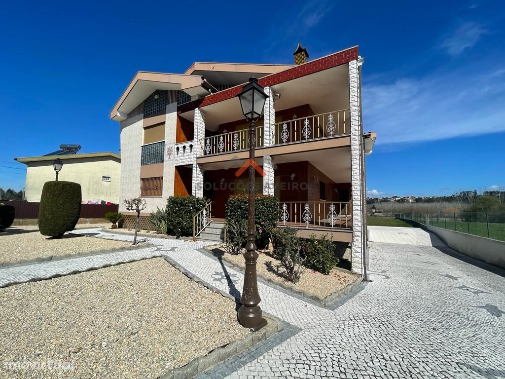 Vende-se fabulosa Moradia T5 isolada em Oliveira do Bairro!