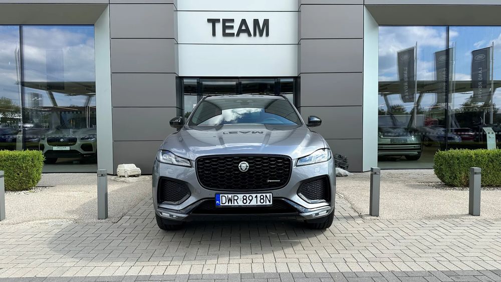 Jaguar F-Pace 2.0 Benzyna 249 KM — zdjęcie 3