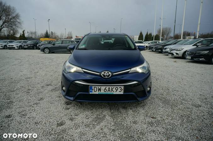 Toyota Avensis - 5