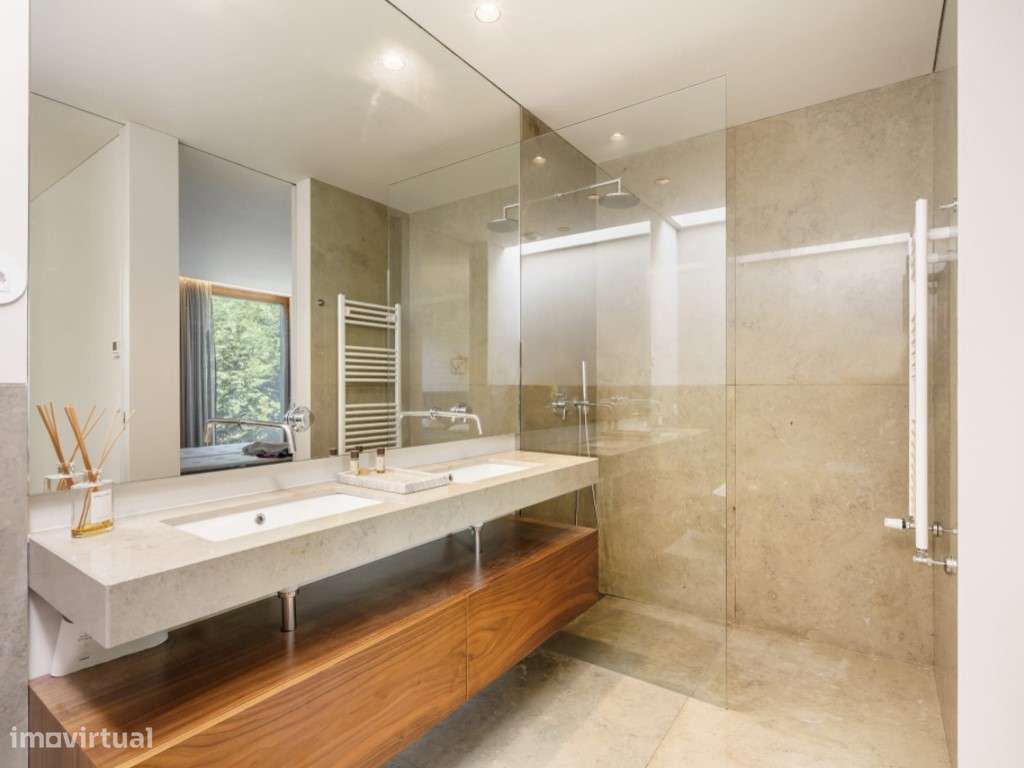 Moradia Exclusiva V4 com Piscina aquecida-30