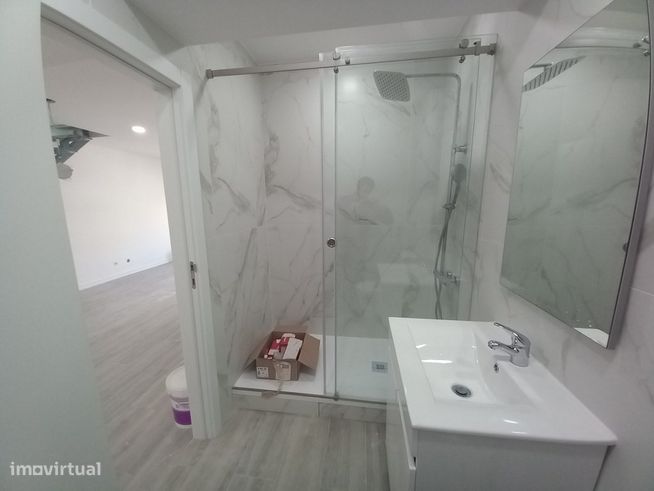 Apartamento Duplex Totalmente Remodelado na Costa da Caparica-14