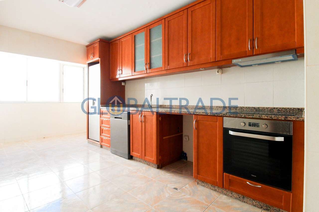 Apartamento T3 com Garagem Box em Vila D'Este-7