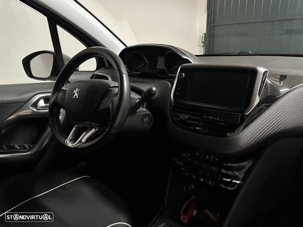 Peugeot 2008 1.2 PureTech Allure - 2