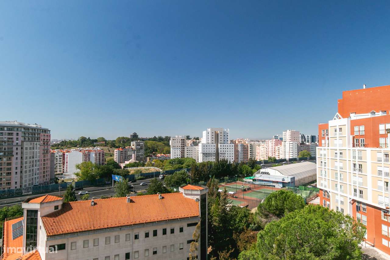 T3 nas Laranjeiras com Parqueamento e Arrecadação-24