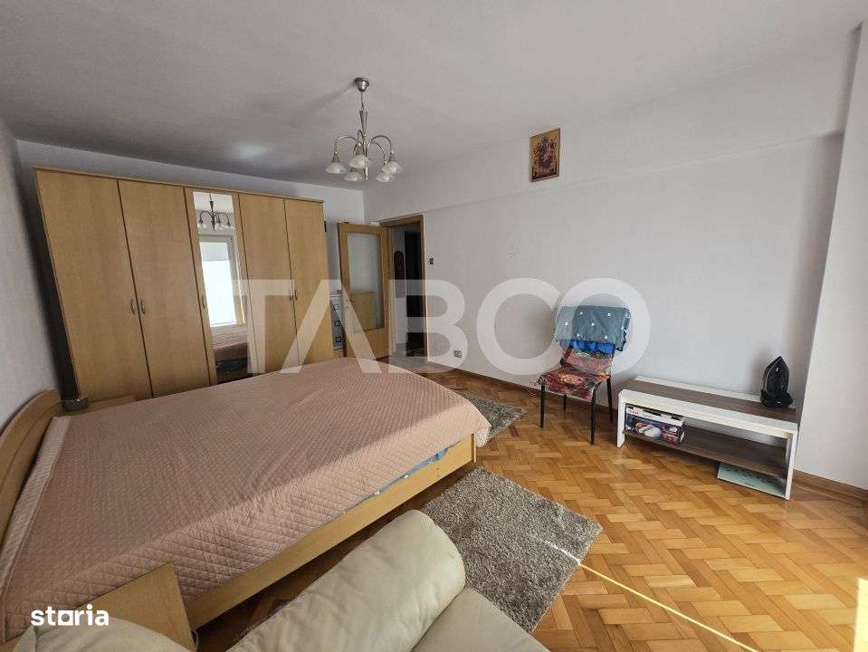 Apartament 3 camere decomandat 68mp cu balcon zona Siretului Sibiu - Imagine principală: 5/16