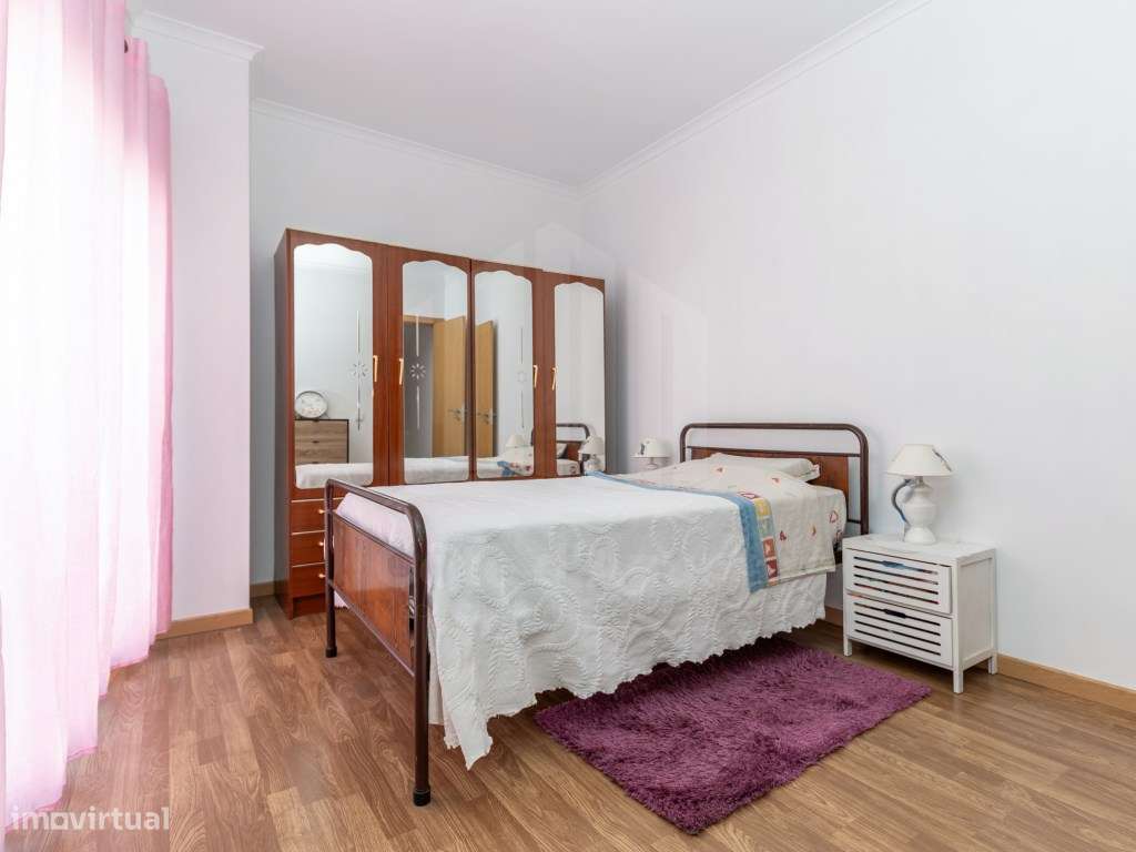 Moradia T2+1 com jardim e Sótão em Fernão Ferro-12