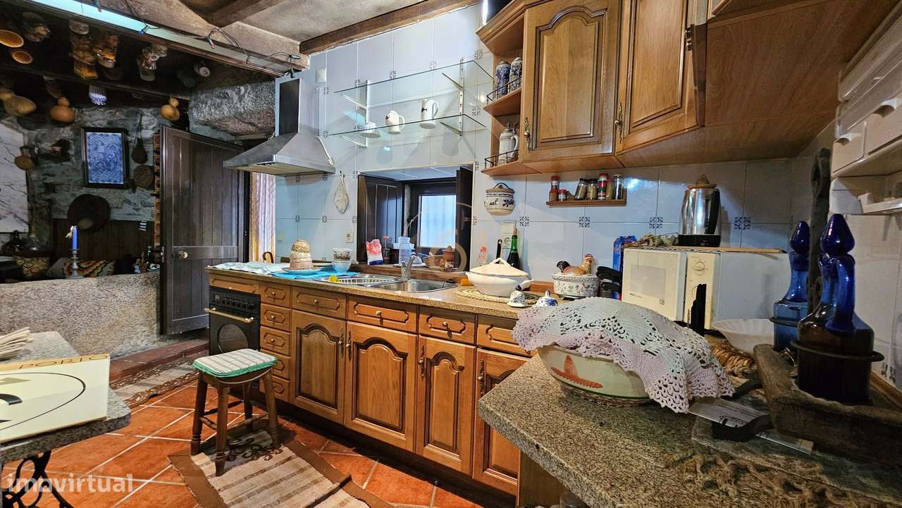 Duas Casas em Sendim - Miranda do Douro-10