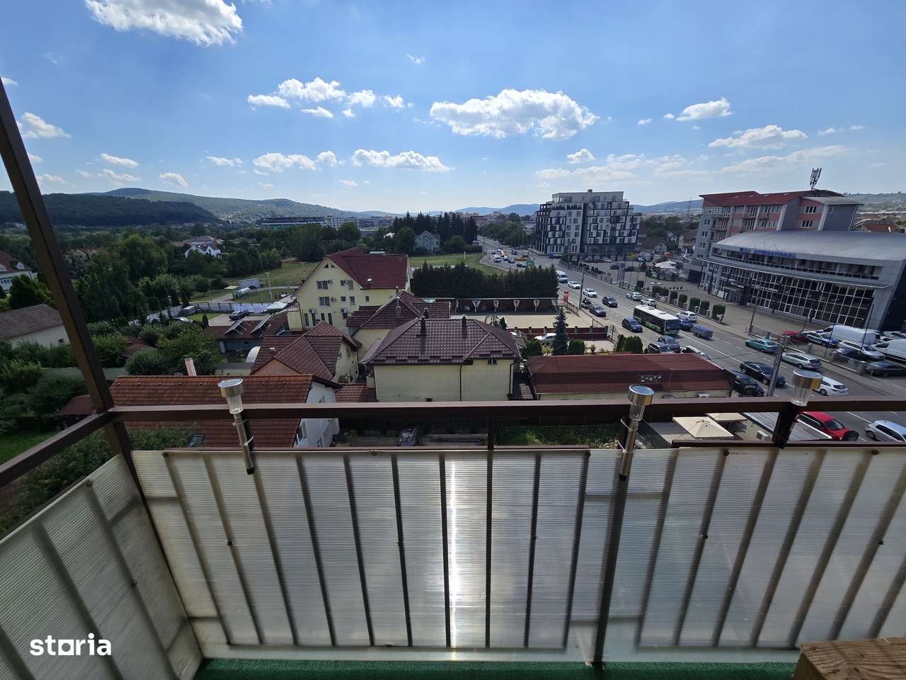 Apartament 3 camere Calea Moldovei - Imagine principală: 1/9