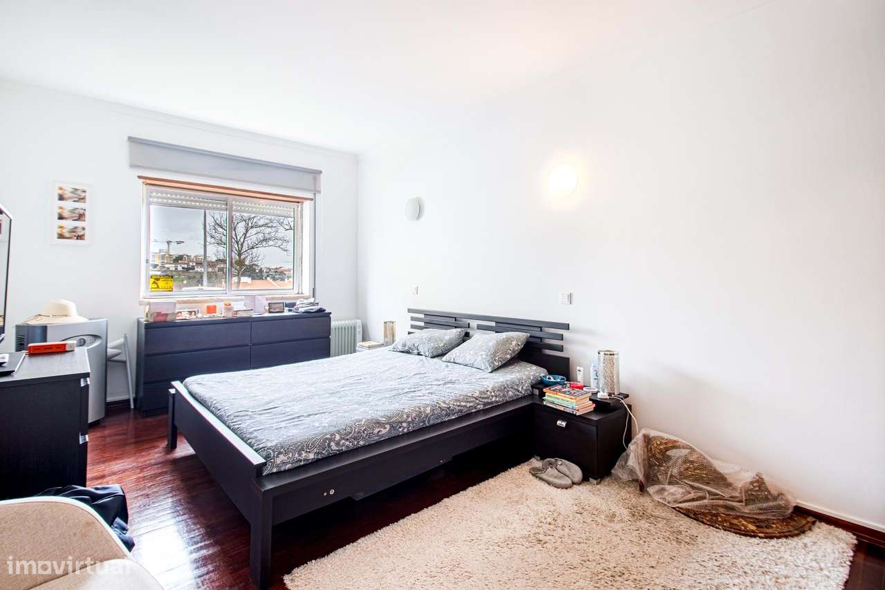 T1+1 luminoso e elegante em localização estratégica em Carcavelos-8