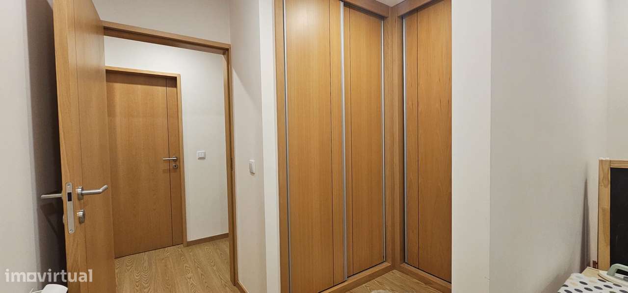 Apartamento Moderno T3 em Cesar-15