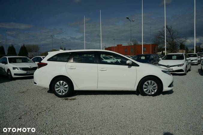 Toyota Auris - 6