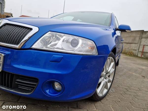 Skoda Octavia Combi 2.0 TDI CR DPF DSG RS - 18