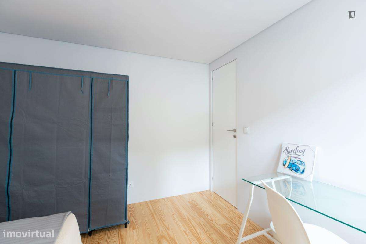 Quarto - localizado em Paranhos Porto - Grande imagem: 5/16