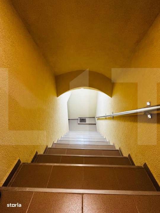 Casa spatioasa cu 5 dormitoare, doua bucatarii si teren de 1100 mp - Imagine principală: 5/17