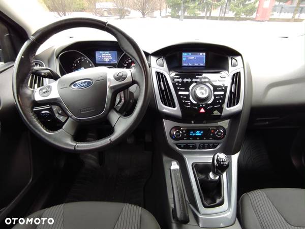 Ford Focus 1.0 EcoBoost Titanium - 27