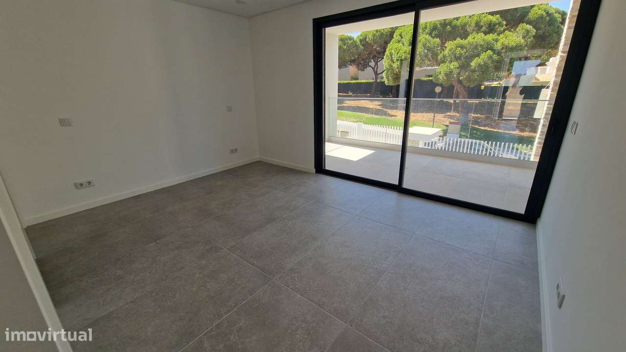 Moradia a curta distancia a pé da praia e do golfe-13