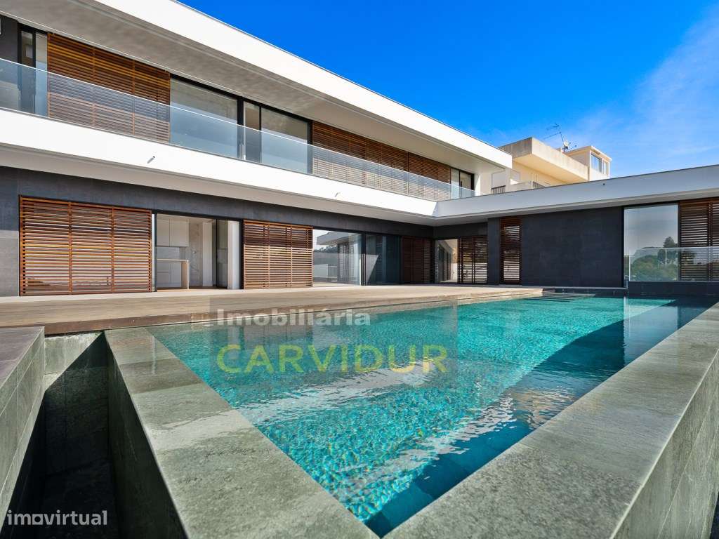 Moradia T5 de Luxo com Piscina Infinita ,Campo de Padel e Elevador ... - Grande imagem: 4/51