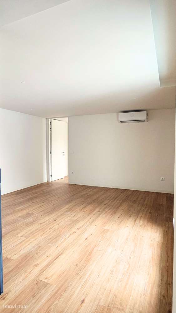 Apartamento T1 Novo com Garagem e Carregamento Elétrico – Devesas - Grande imagem: 2/9