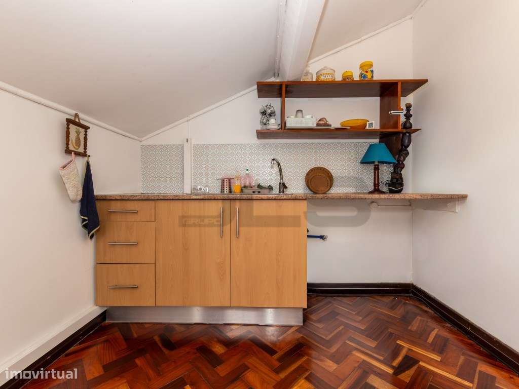 Moradia c/ Licença AL e Garagem junto à Av. Marginal - Ponta Delgada-31