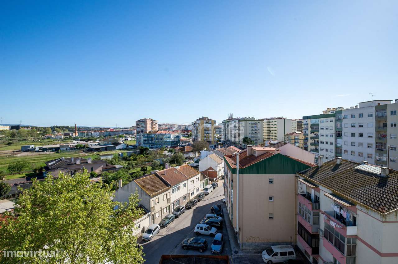 Apartamento T2 em Paivas, Amora-22