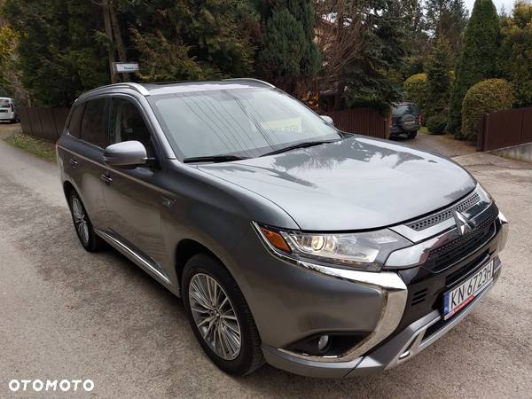 Mitsubishi Outlander 2.0 4WD Plug-In Hybrid - 3