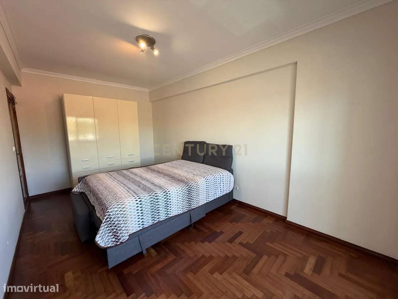 Apartamento T2 em S. Marcos-13