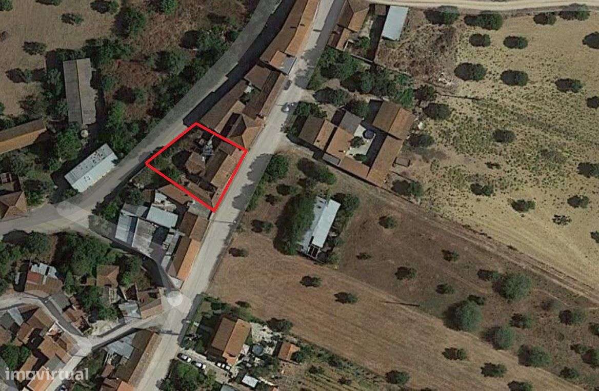 Moradia para Reconstruir - Grande imagem: 3/3