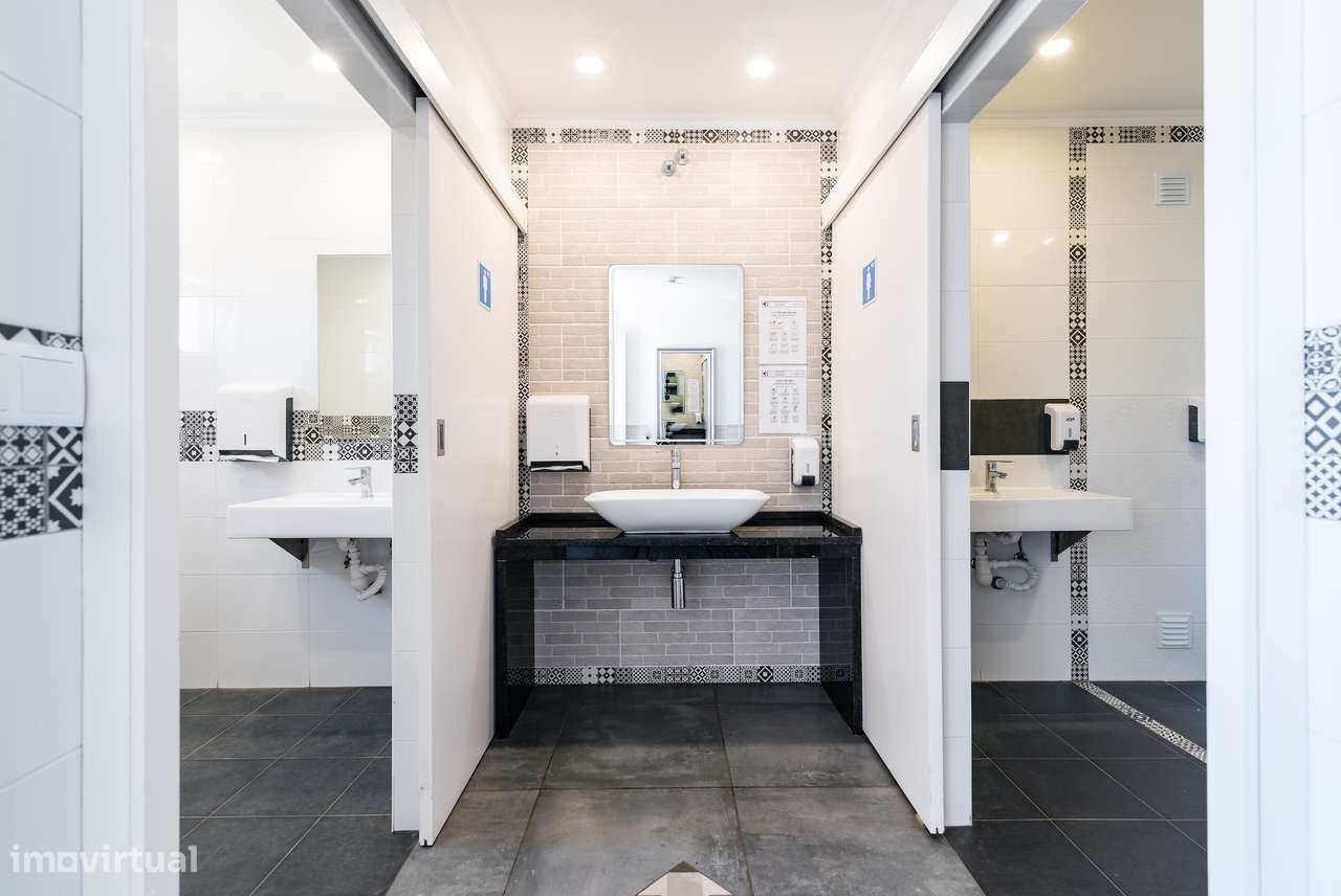 Moradia Espaçosa com Terreno, Vista Desafogada e Excelente Conforto-10