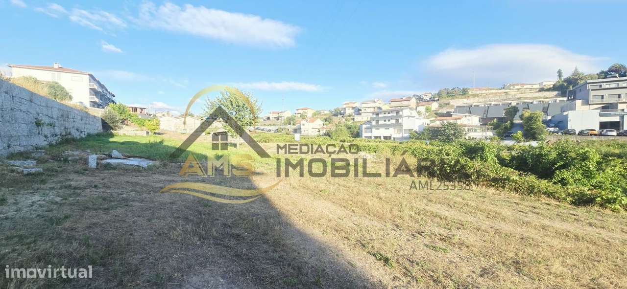Moradia para restauro e terreno industrial com mais de 4000m²-38