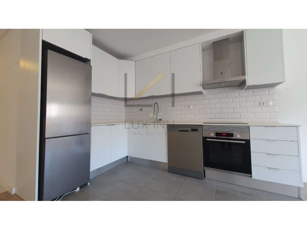 Apartamento T2, com varanda e arrecadação, Setúbal-5