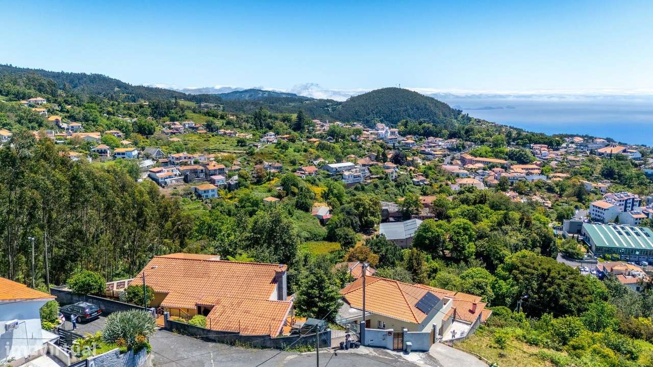 Moradia T3 com jacuzzi e barbecue na Camacha-7