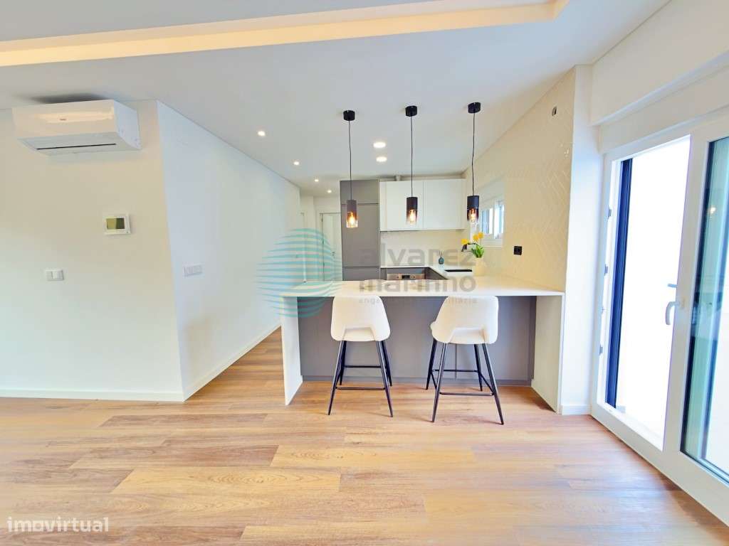 Moradia T3, com espaço exterior e anexo - Grande imagem: 4/34