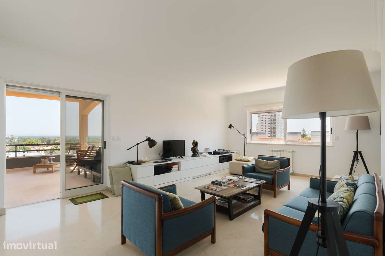 Viva o Sonho de Cascais: Duplex Exclusivo com Vista Mar!-18