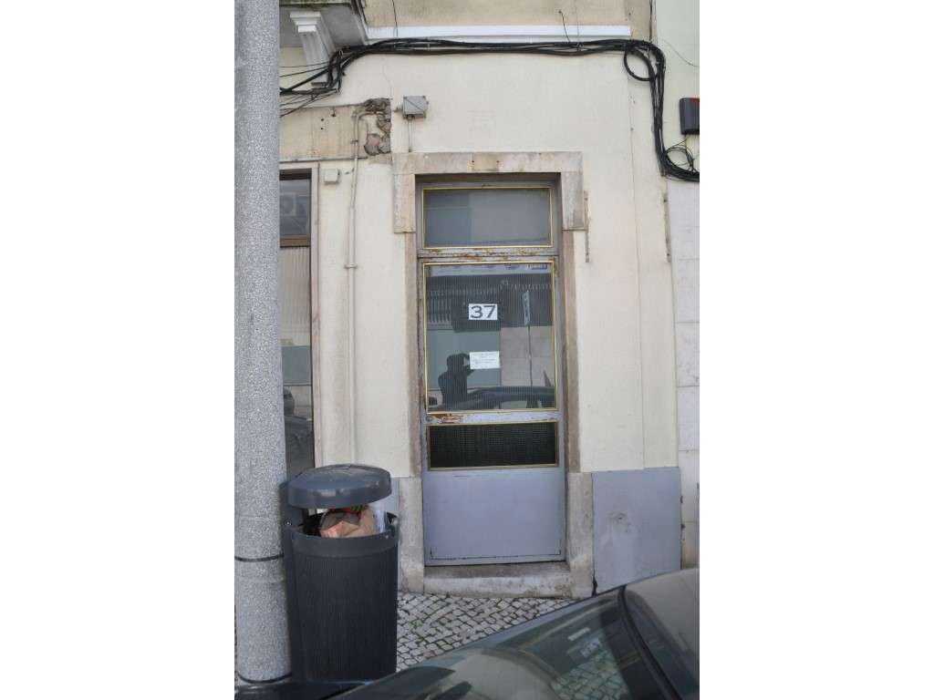 Prédio para Reconstrução de 4 Apartamentos T1 - Com Licença Paga-20