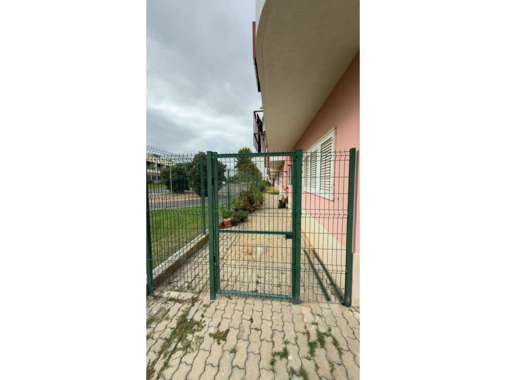 Apartamento T2 Rc com logradouro comum-15
