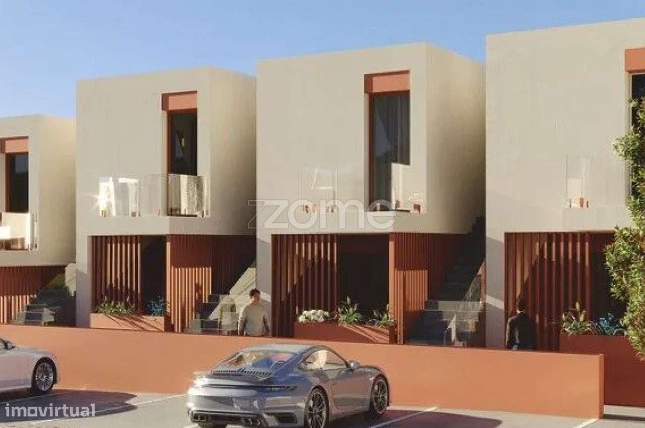 Apartamento T2 Duplex em Condomínio Fechado-0