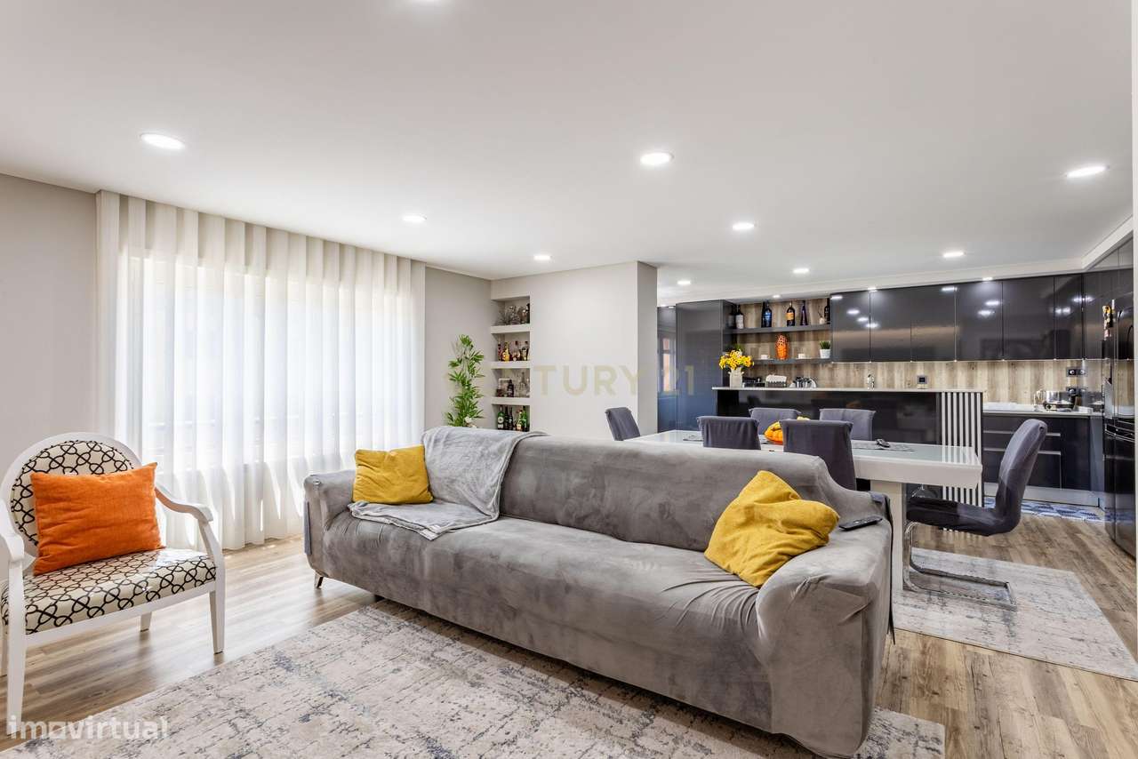 Moderno Apartamento T4 no Carregado em condomínio fechado-7
