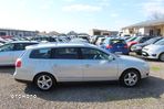 Volkswagen Passat Variant 1.6 TDI DPF BlueMotion Technology Sportline - 11