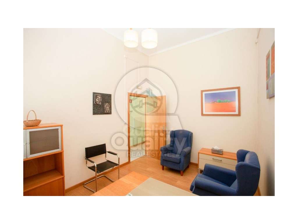 Loja em Alto do Seixalinho - Grande imagem: 5/26